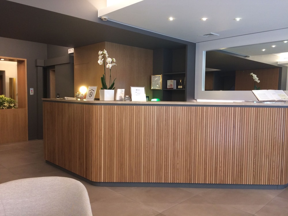 Cristina Hotel 5/40
