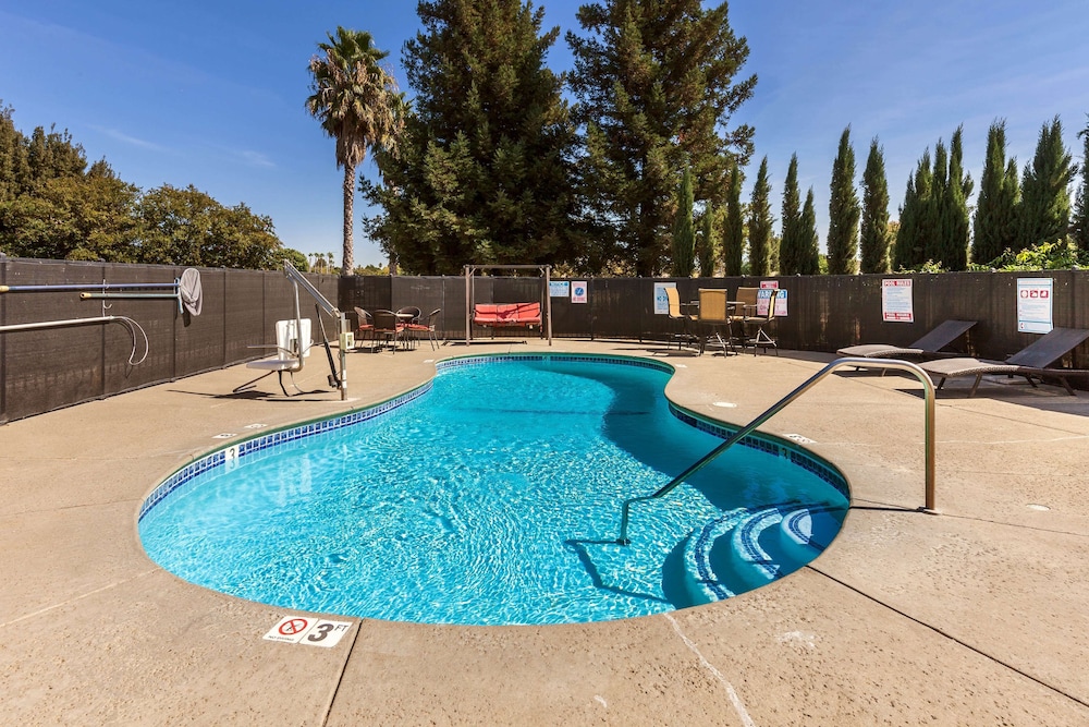 Motel6 Dixon, CA 34/58