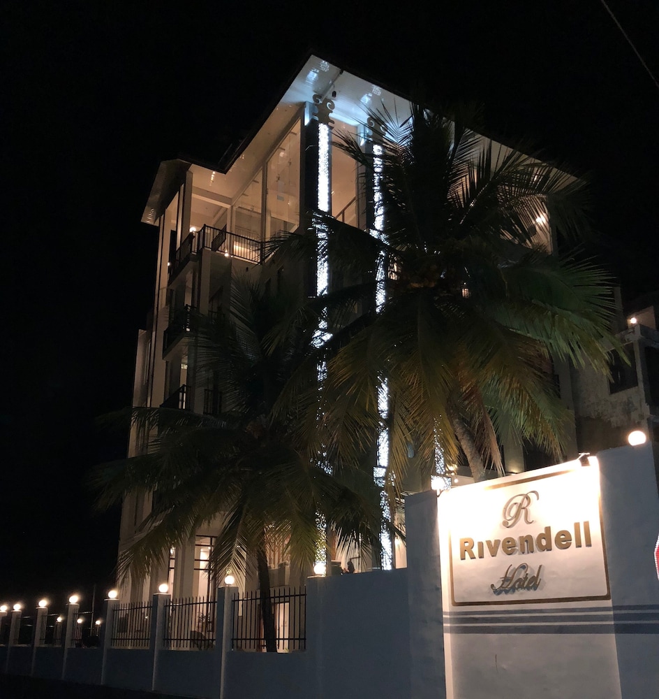 Rivendell Hotel 5/55