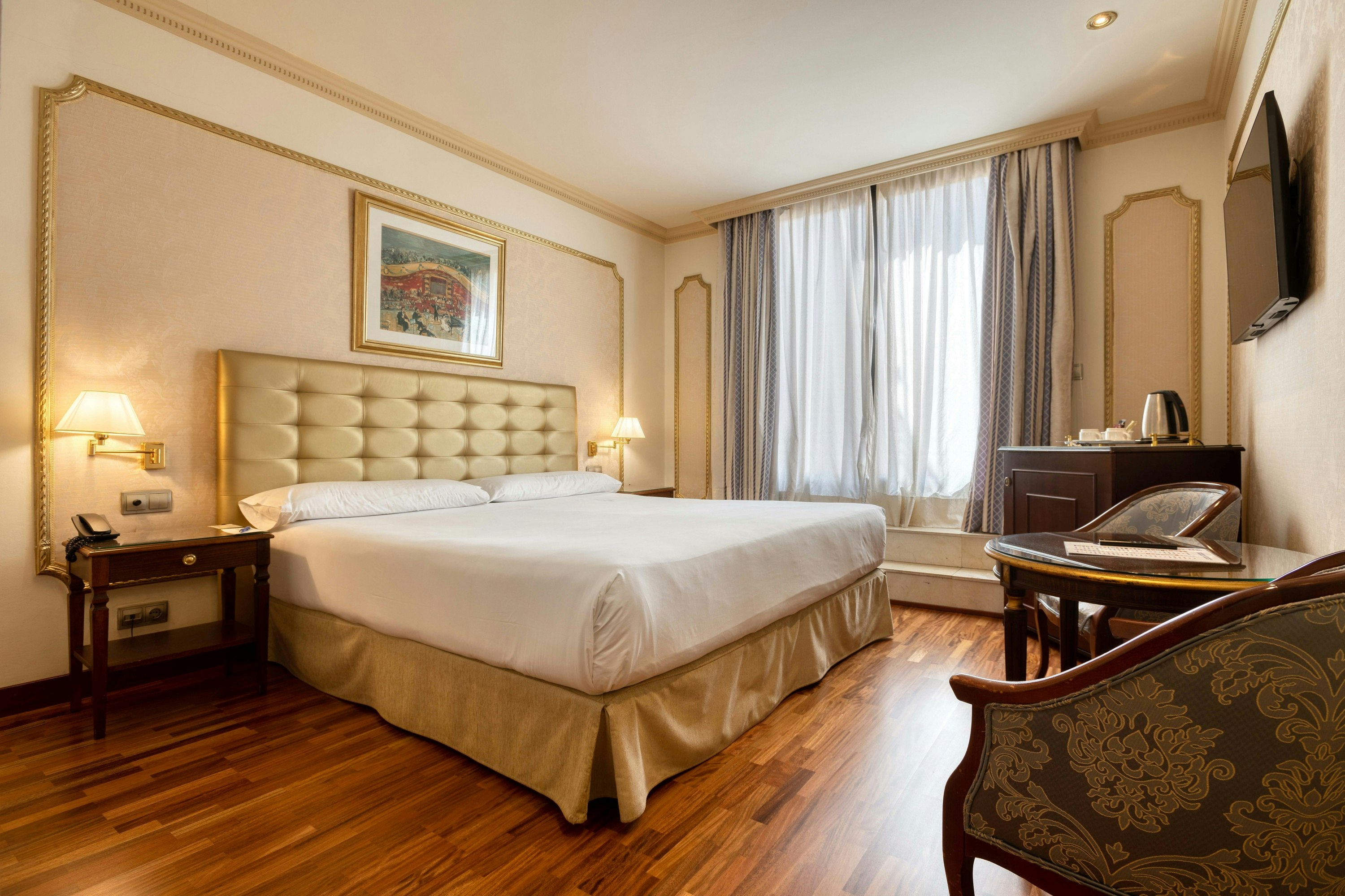 Roger De Lluria Hotel 17/57