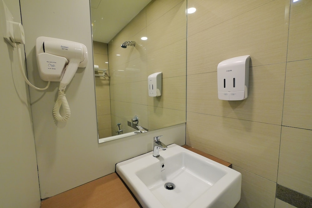 33 Boutique Hotel 12/30