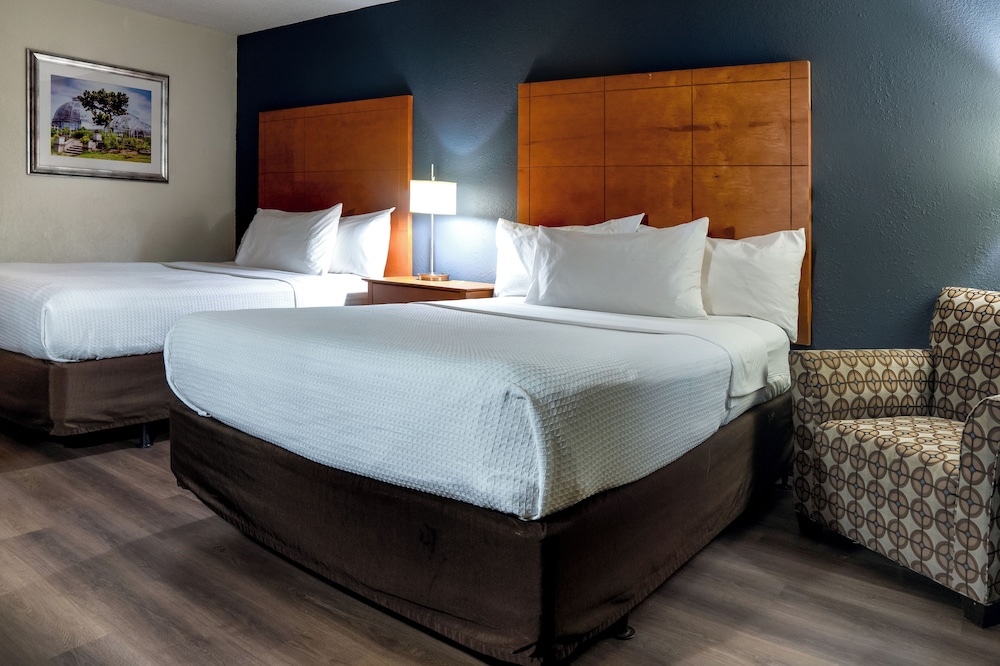 1 BEDROOM, SUITE, 2 QUEEN BEDS