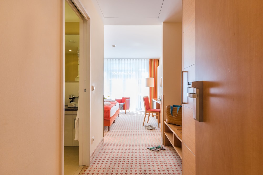 Park-Hotel Hübner 64/64