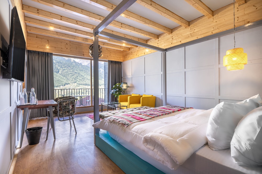 2 BEDROOMS, FAMILY, MOUNTAIN VIEW, BALCONY
