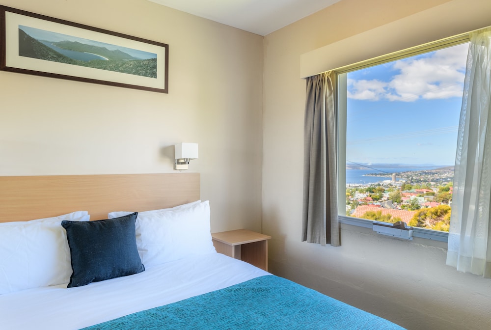 BAY VIEW VILLAS 11/64