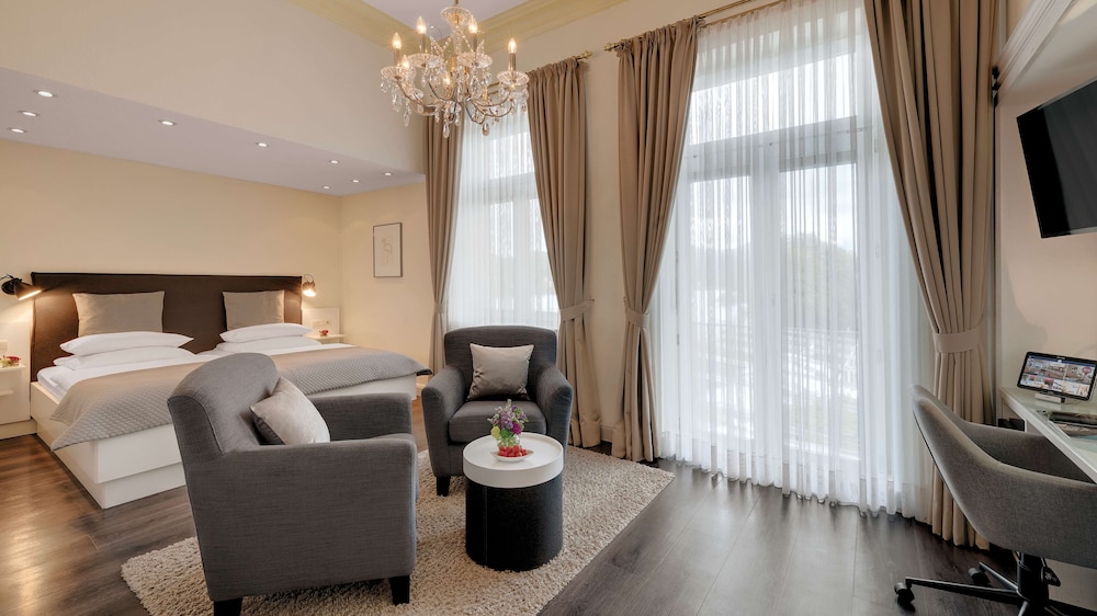 Ringhotel Rheinhotel Dreesen 35/41