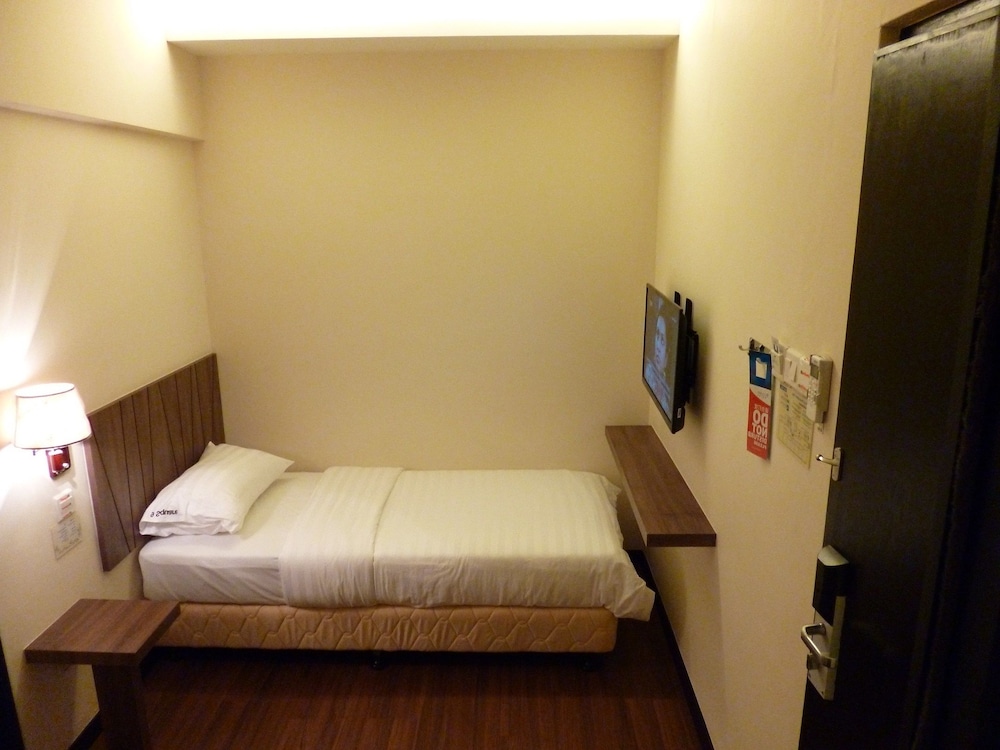 9 Square Hotel - Bangi 11/45