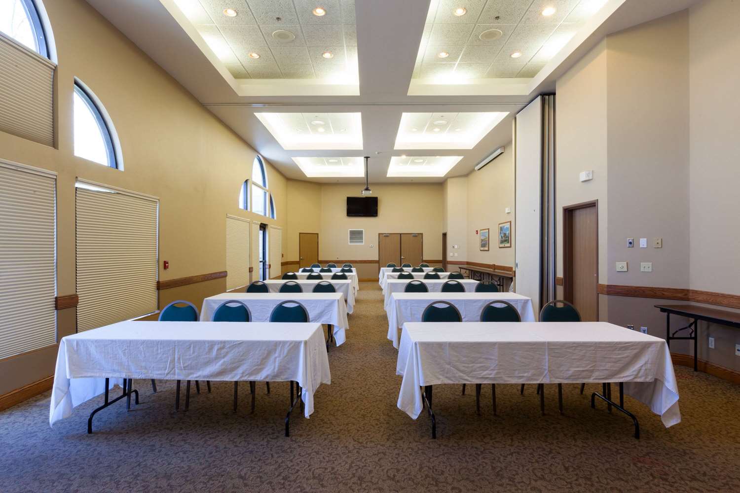 Americinn By Wyndham Valley City Conference Center 9/30