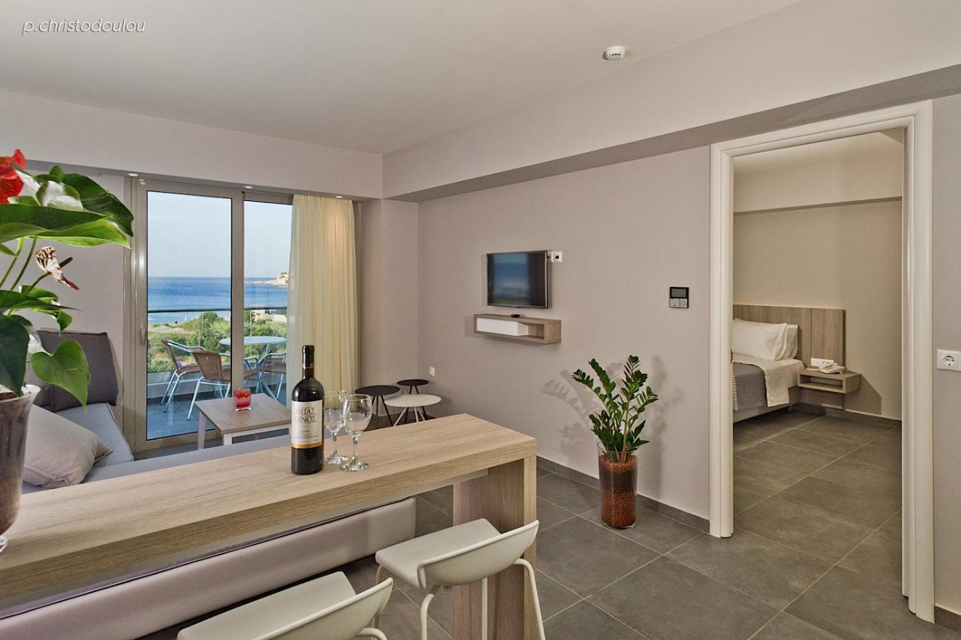Parasol Luxury Hotel & Suites 71/80