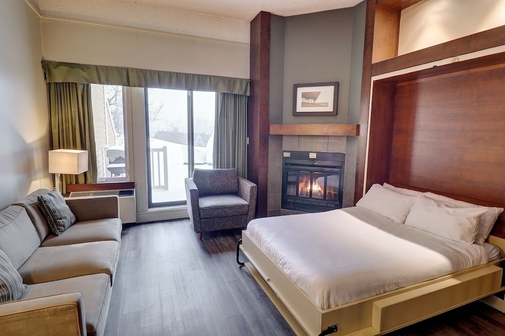 ESTRIMONT SUITES & SPA 11/61