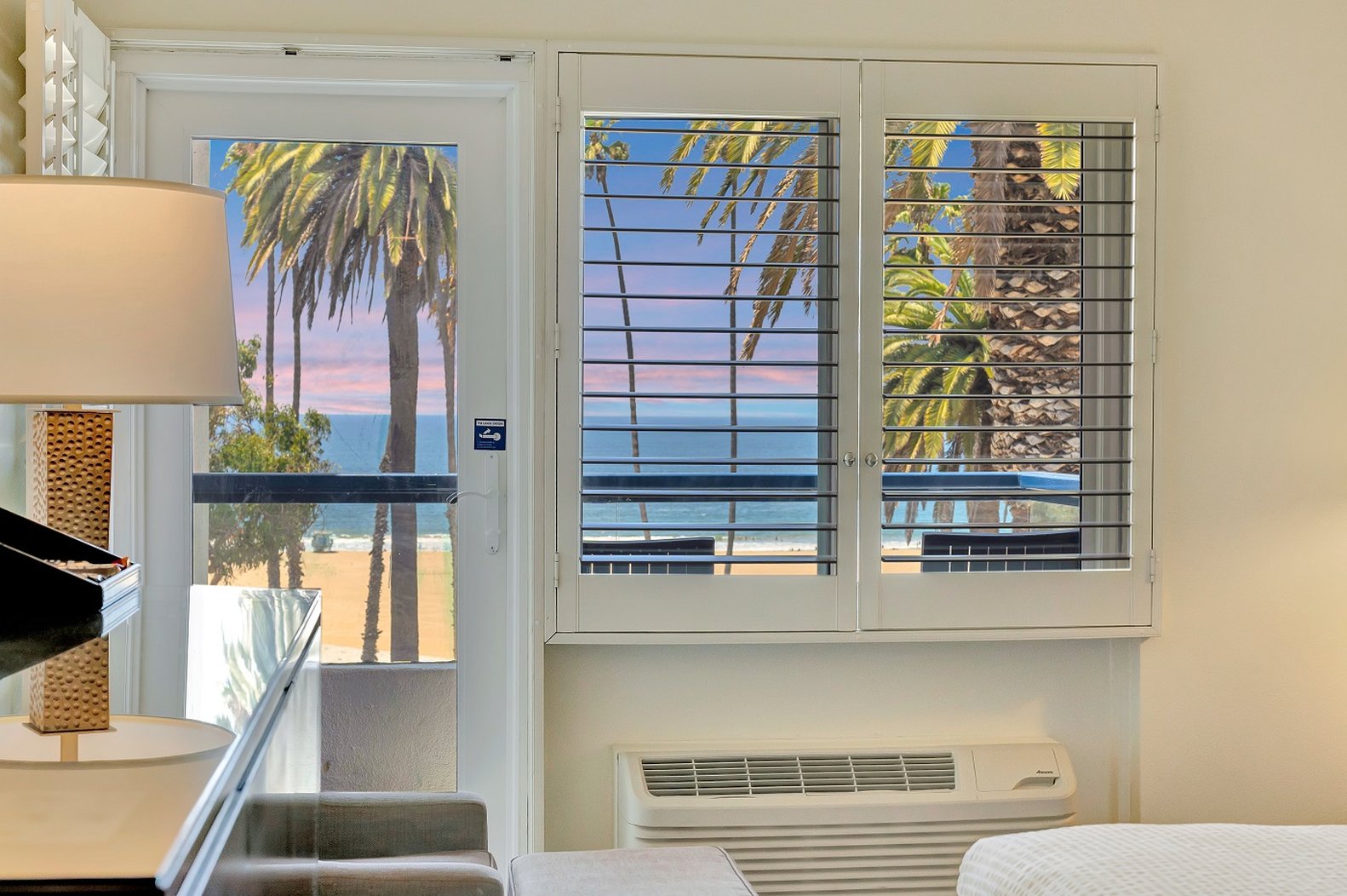 Ocean View Hotel 69/70