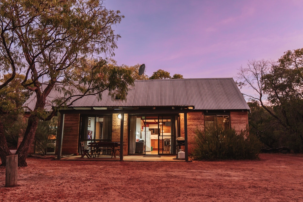 BUSSELLS BUSHLAND COTTAGES 1/47
