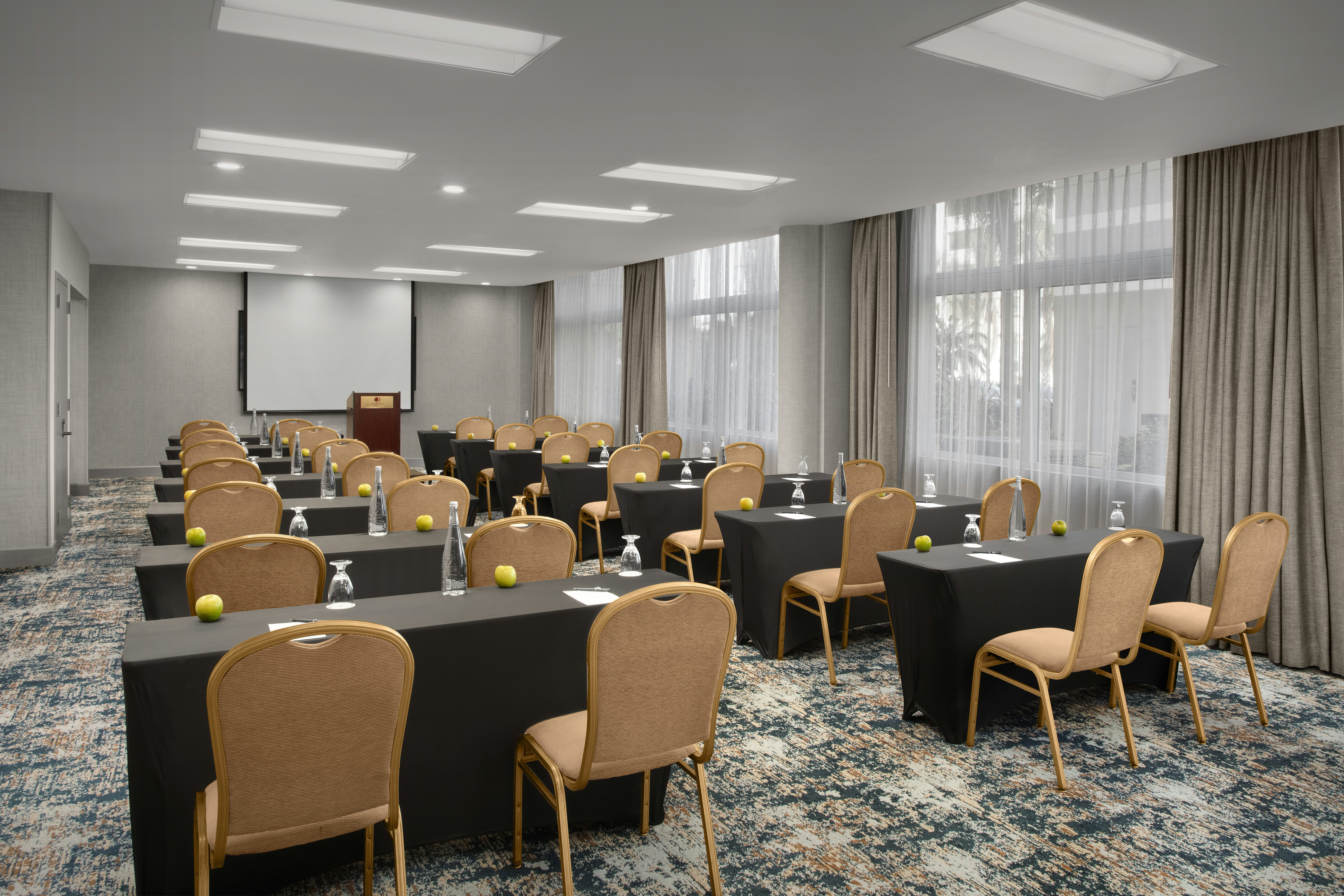 DoubleTree by Hilton Hotel LAX - El Segundo 69/84