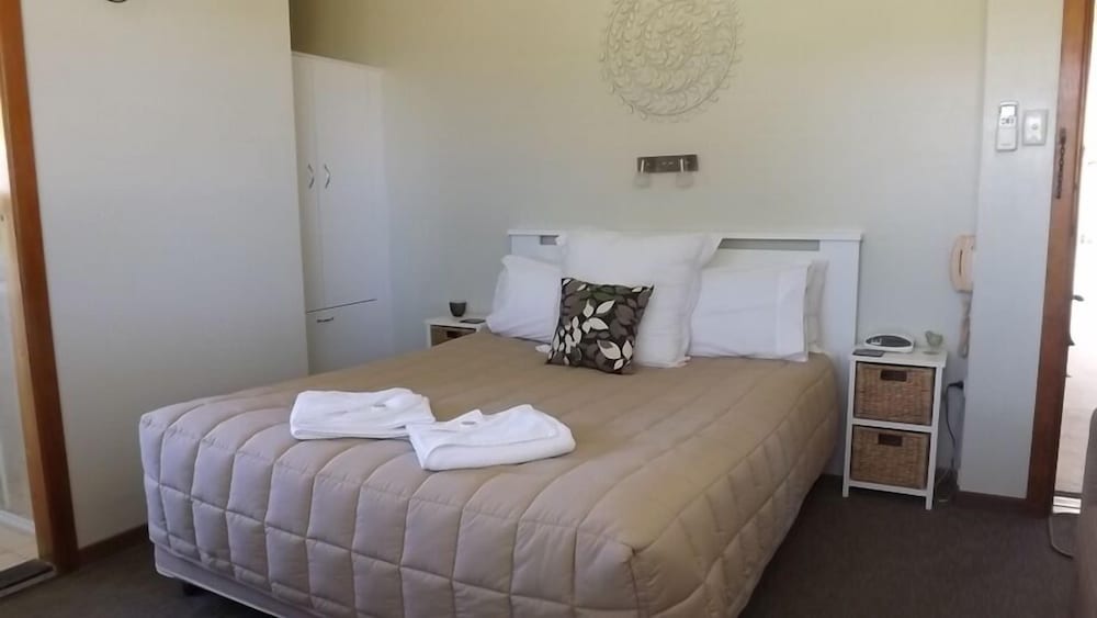 KARUAH MOTOR INN 26/59
