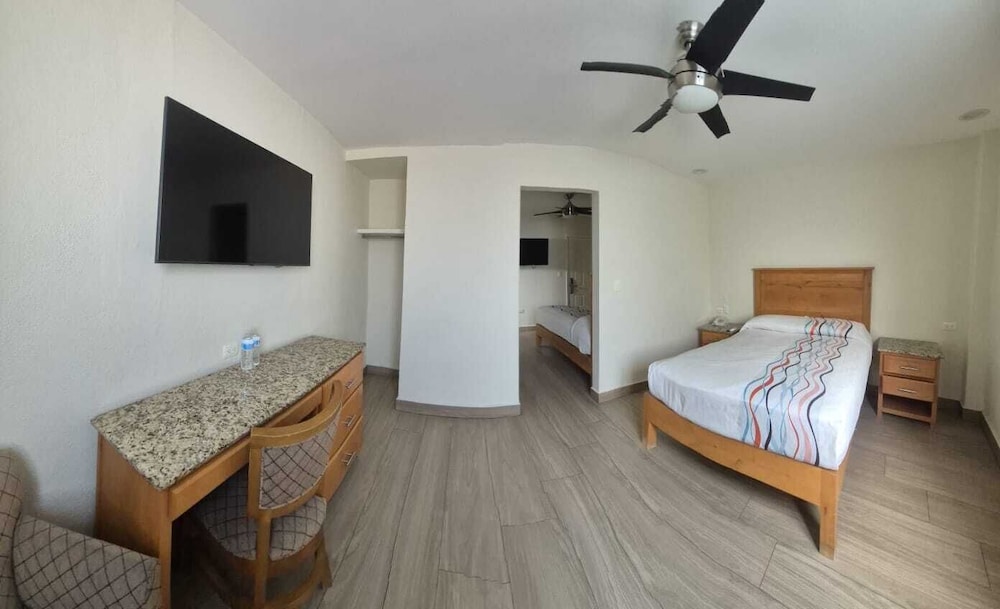 Hotel Baja 9/26