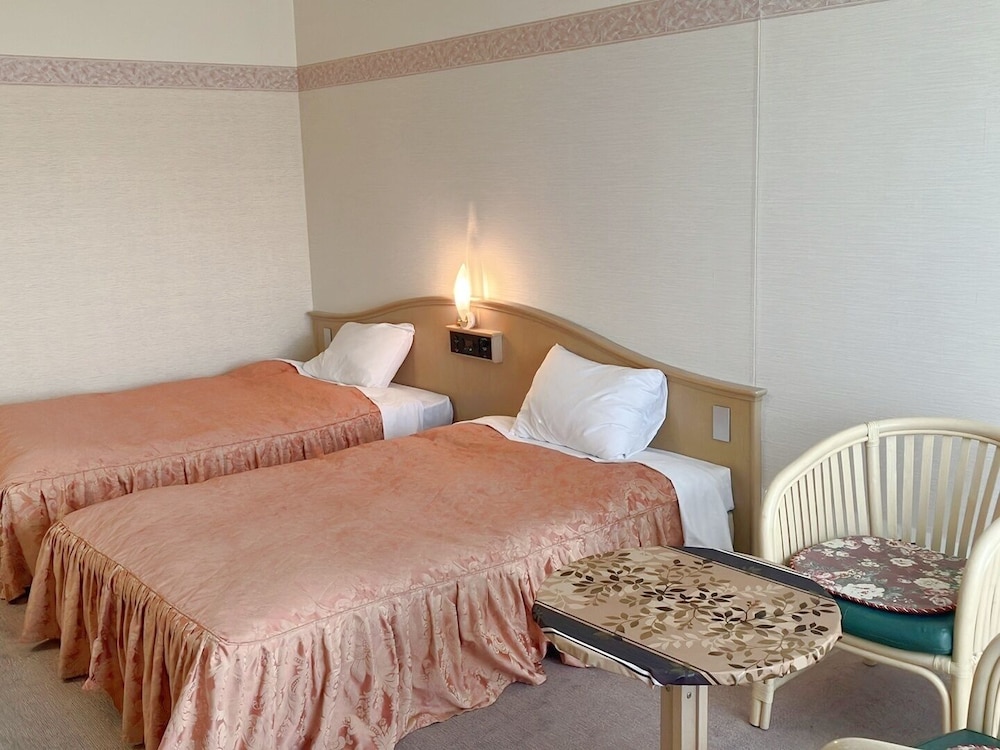 COMFORT, TWIN BEDS
