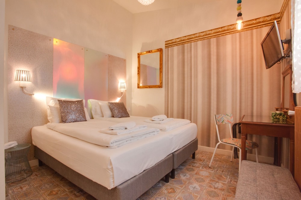 STANDARD, TWIN BEDS