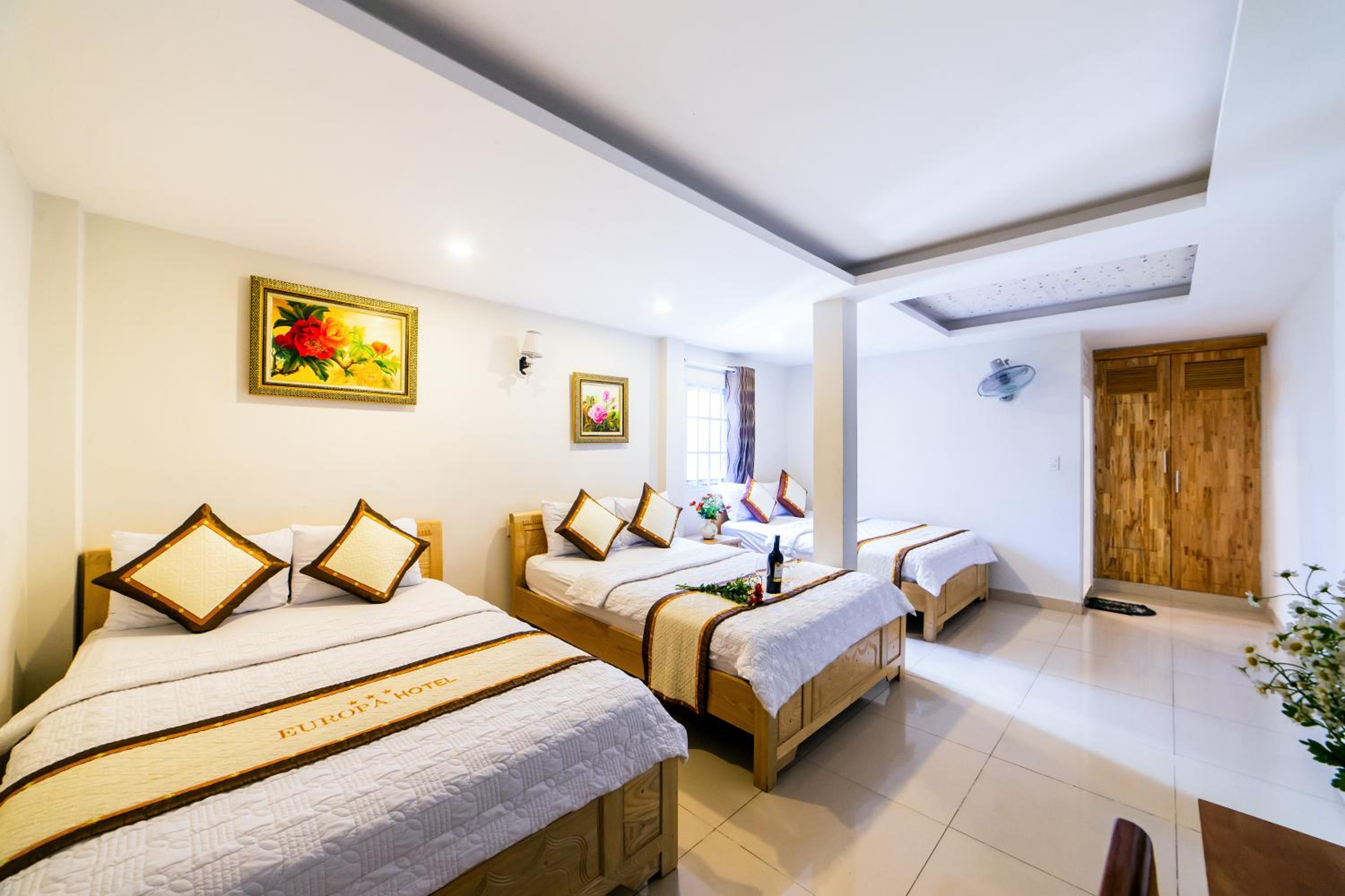 Europa Hotel 15/56
