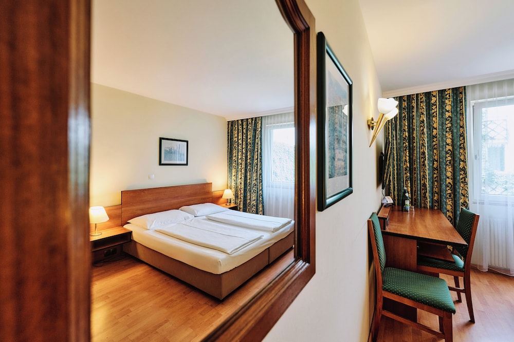 Cartart Hotel Bombolo (ex Deutschmeister) 10/38
