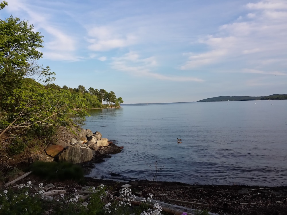Belfast Harbor Inn 61/64