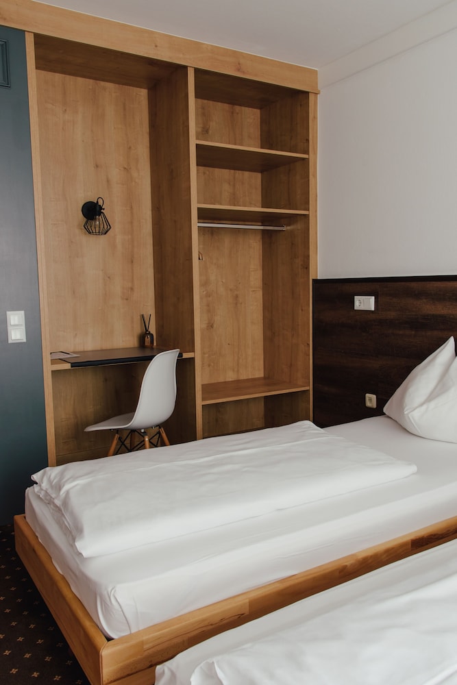 Hotel Drei Kreuz 15/34
