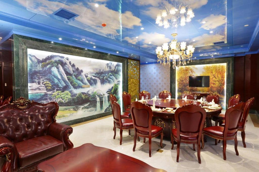 Hunan WanJiaLi International Hotel 40/52