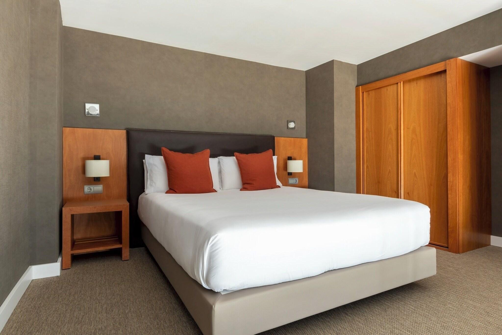 Duplex, Family, Queen Bed