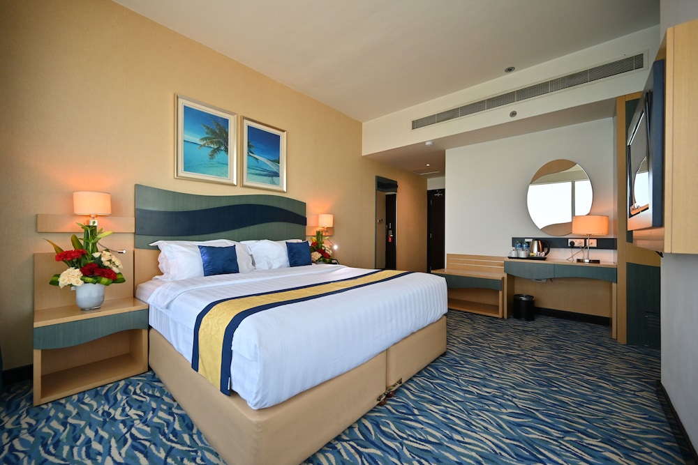 Harbour Suite Hotel 12/33