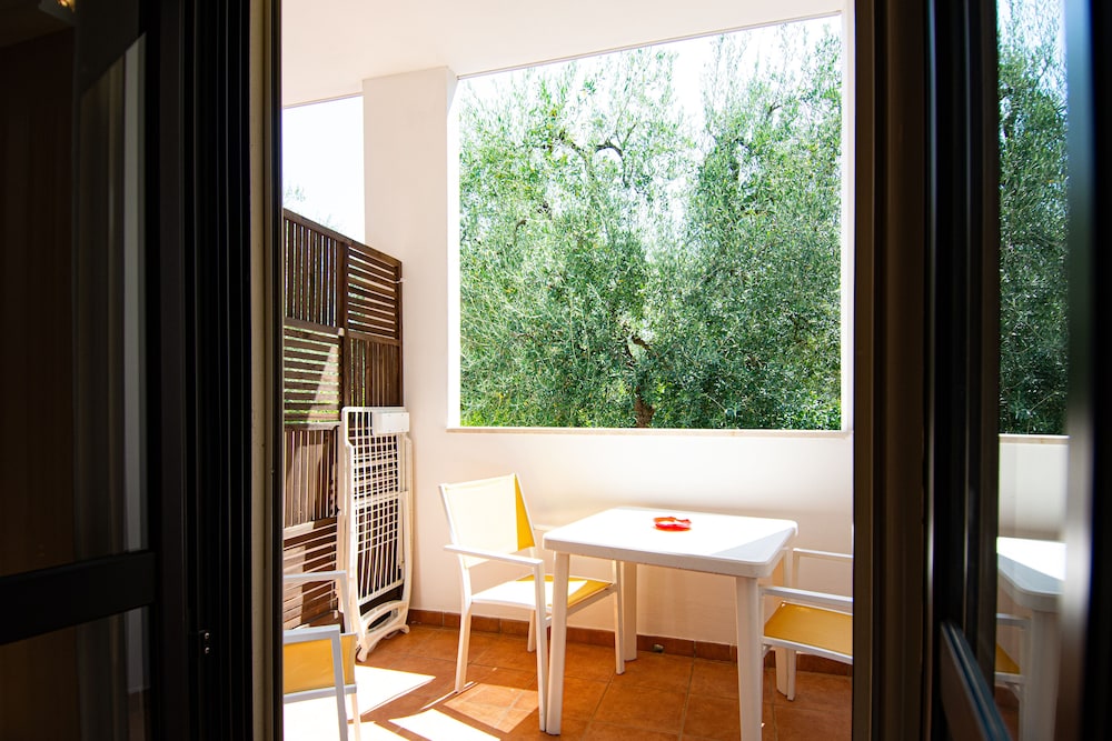 Giardino Degli Ulivi 37/64