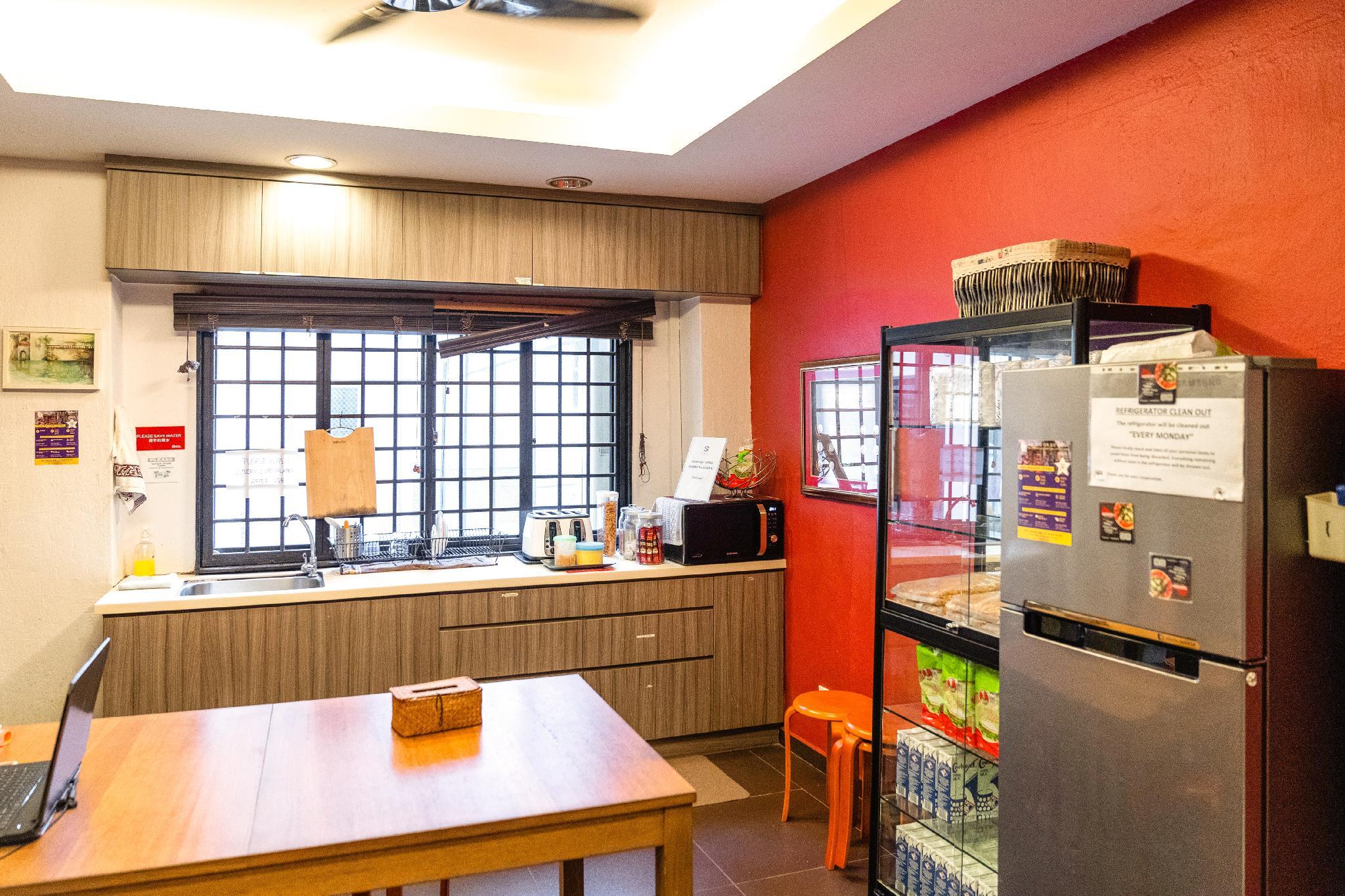 Bluewaters Pods 38 Hongkong St 31/40