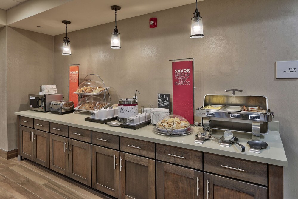 Hampton Inn and Suites Artesia 34/46