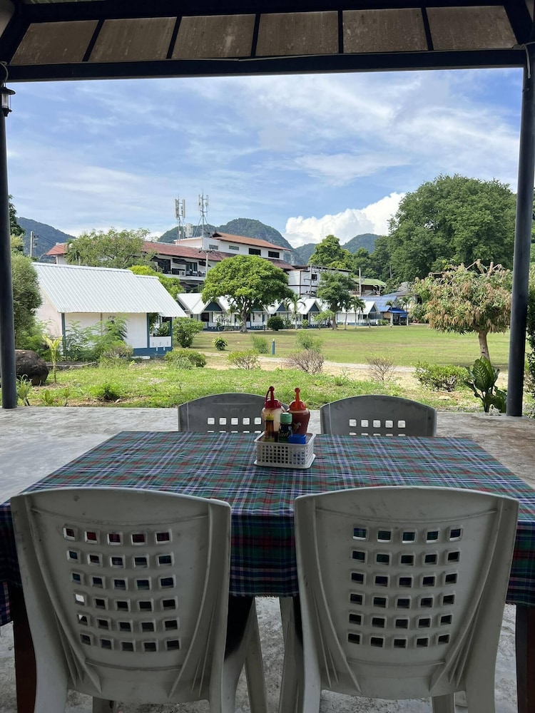 Gypsy Sea View Resort 9/69