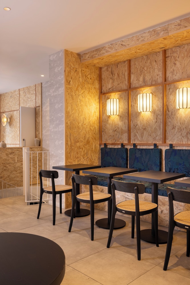Hotel LOCOMO (ex Adriatic Hotel) 54/74