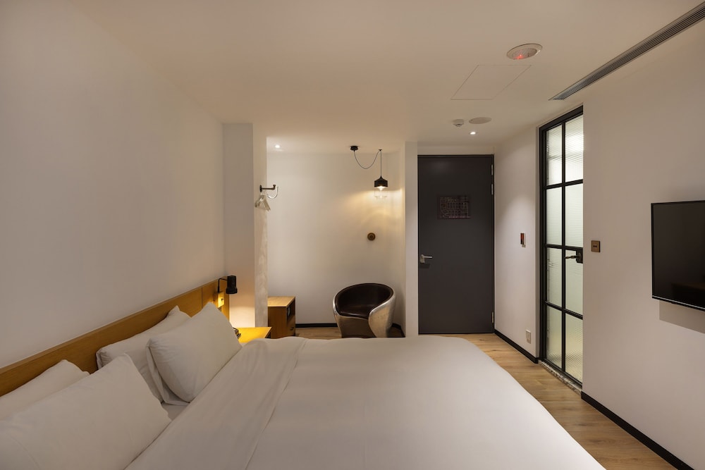 SUPERIOR, DOUBLE BED