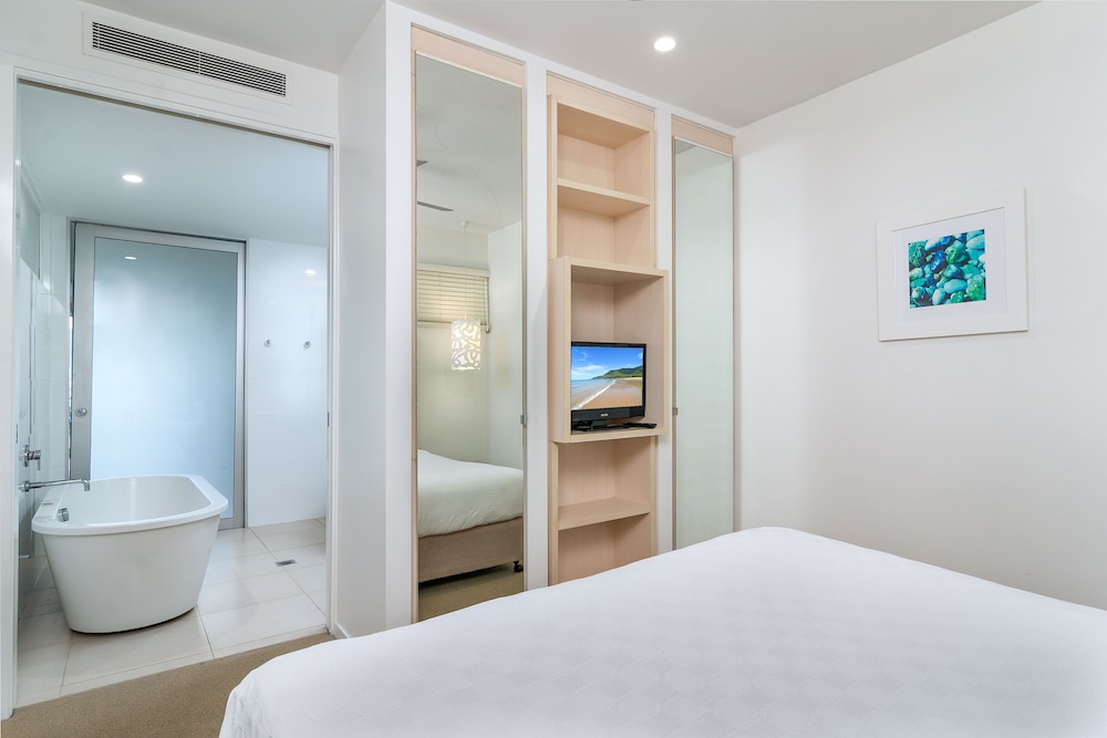 Room at 201 Lake Street Apartments, CAIRNS