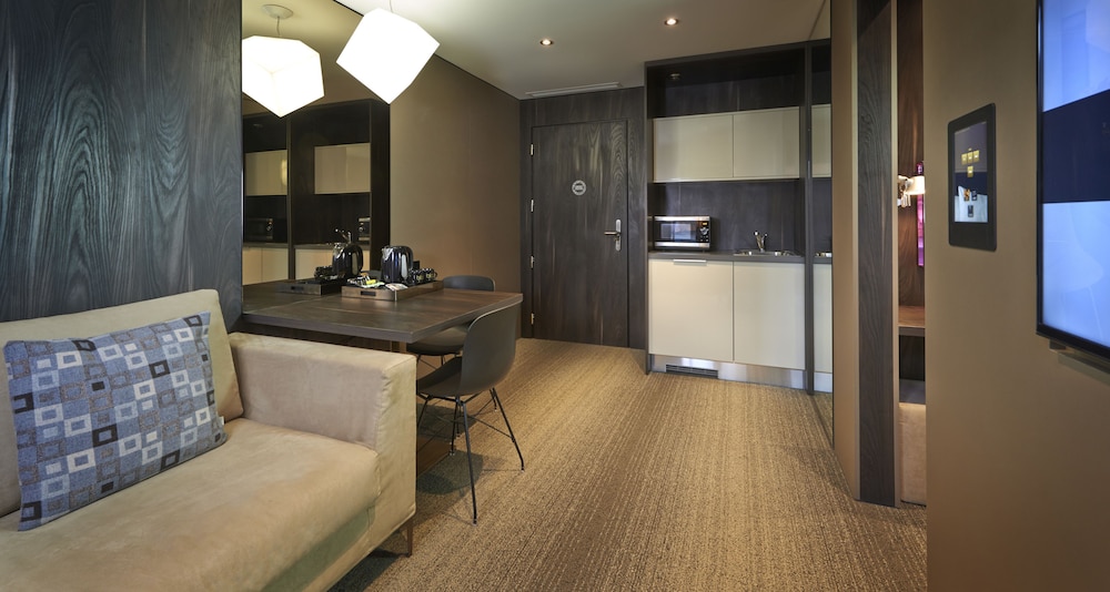 Bloc Hotel Birmingham 7/50