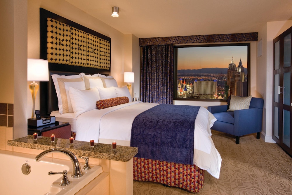 Marriott S Grand Chateau Hotel 11/35