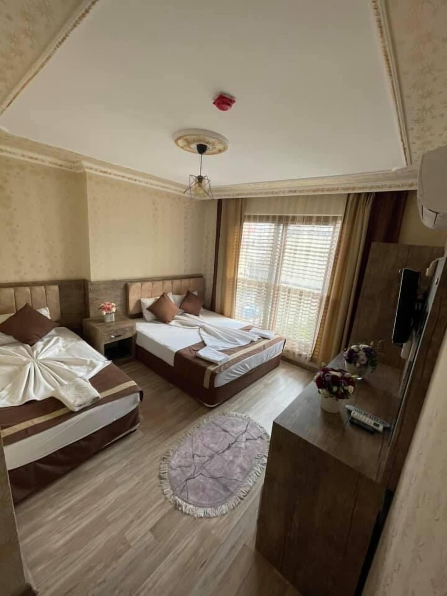غرفة عائلية بسرير كينج وسرير فردي بإطلالة على الحديقة، Ozgur Hotel 3/10