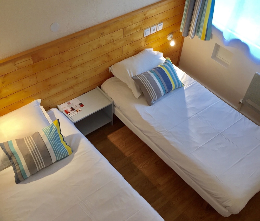 Room, Twin Beds
