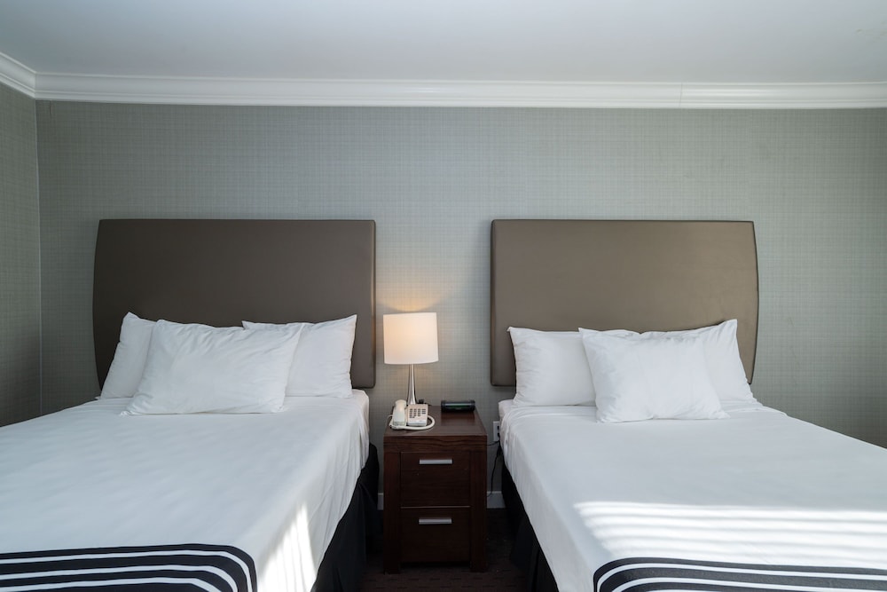 Sandman Hotel Red Deer 12/46