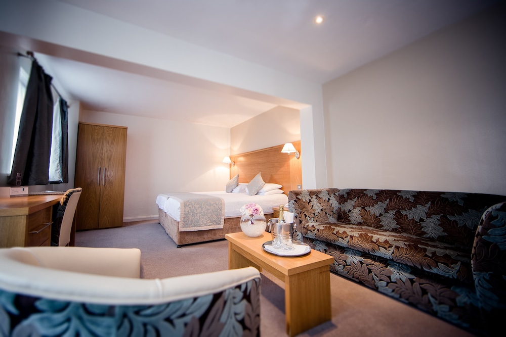 Gretna Hall Hotel 30/45