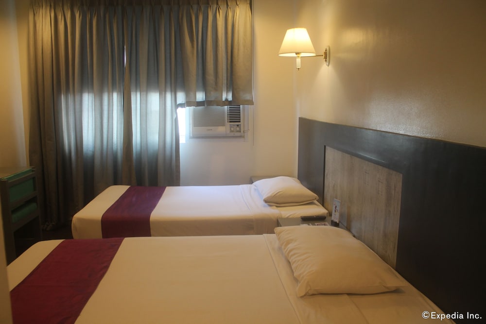 V Hotel 19/35