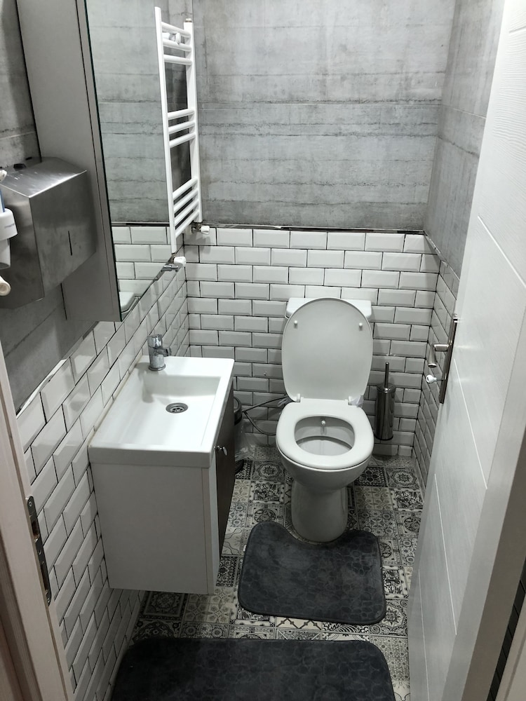 Lizzia Butik Hotel 33/36