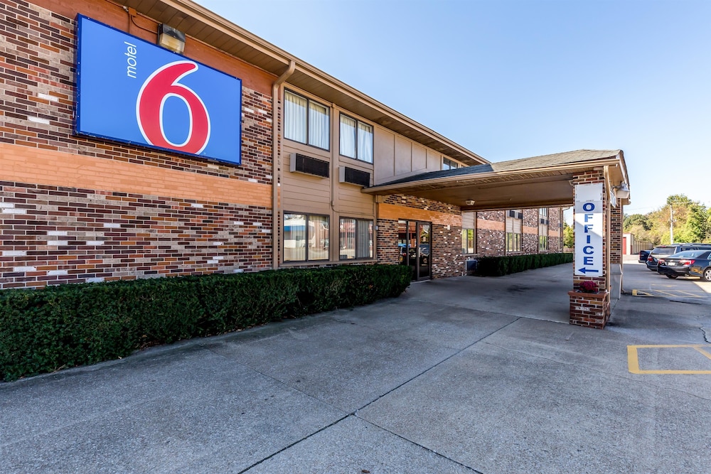 Motel6 Troy, IL 38/46