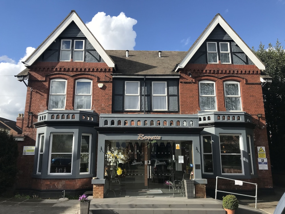 Bennetts Hotel 1/50