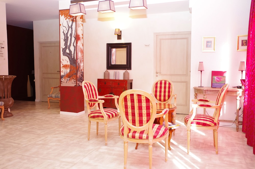 Hôtel De La Fossette 19/40