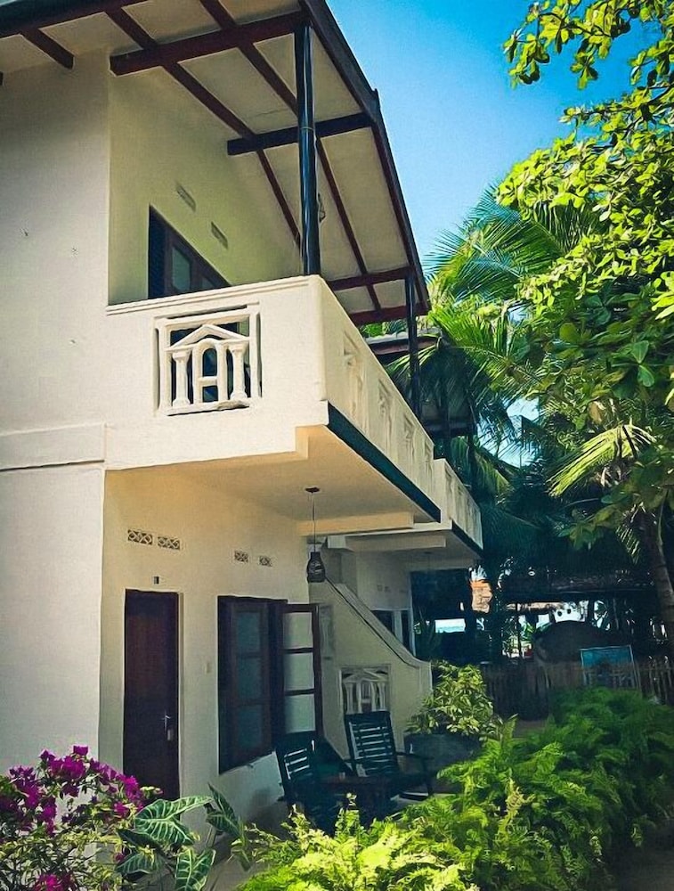 Central Beach Inn 3/50