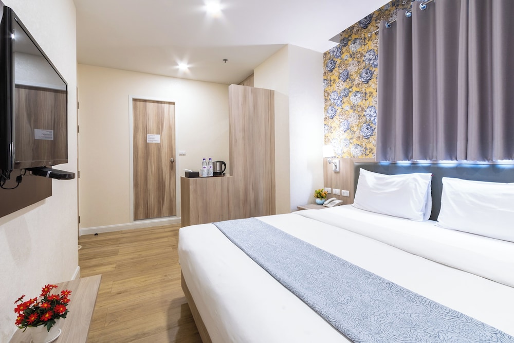 Leela Orchid Hotel 34/49