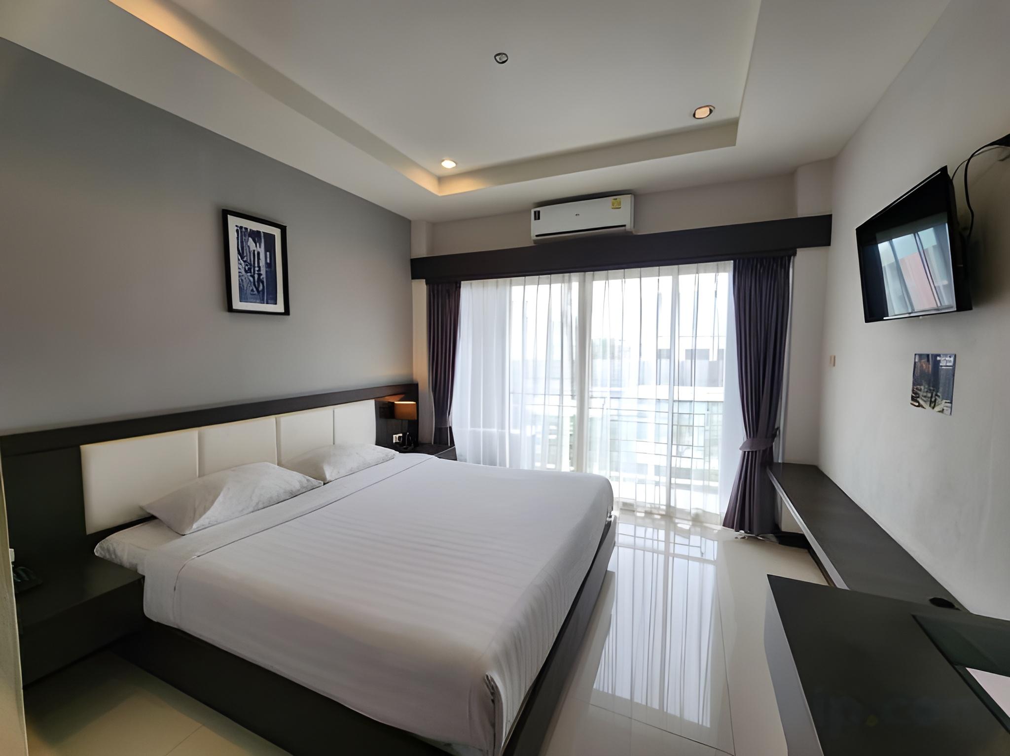 غرفة بسرير مزدوج