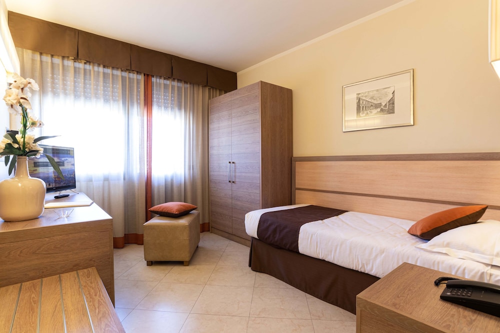 Superior, Double Bed, Pool Access